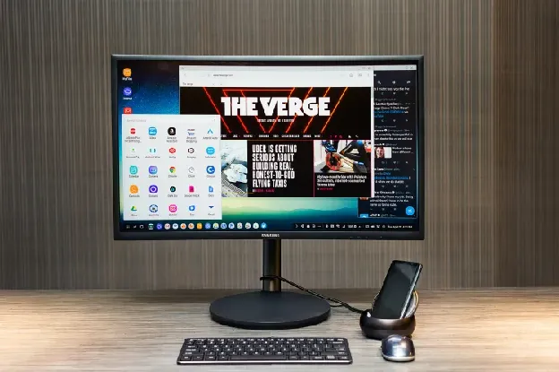Samsung DeX in action, credies the verge